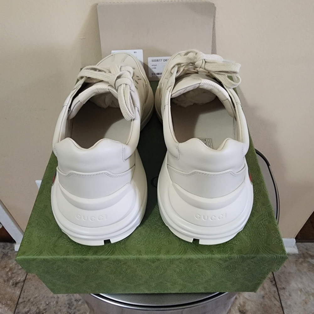 Sneaker - Picture 4 of 16